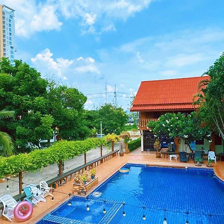 Avila Resort Pattaya Jomtien Beach Exterior photo