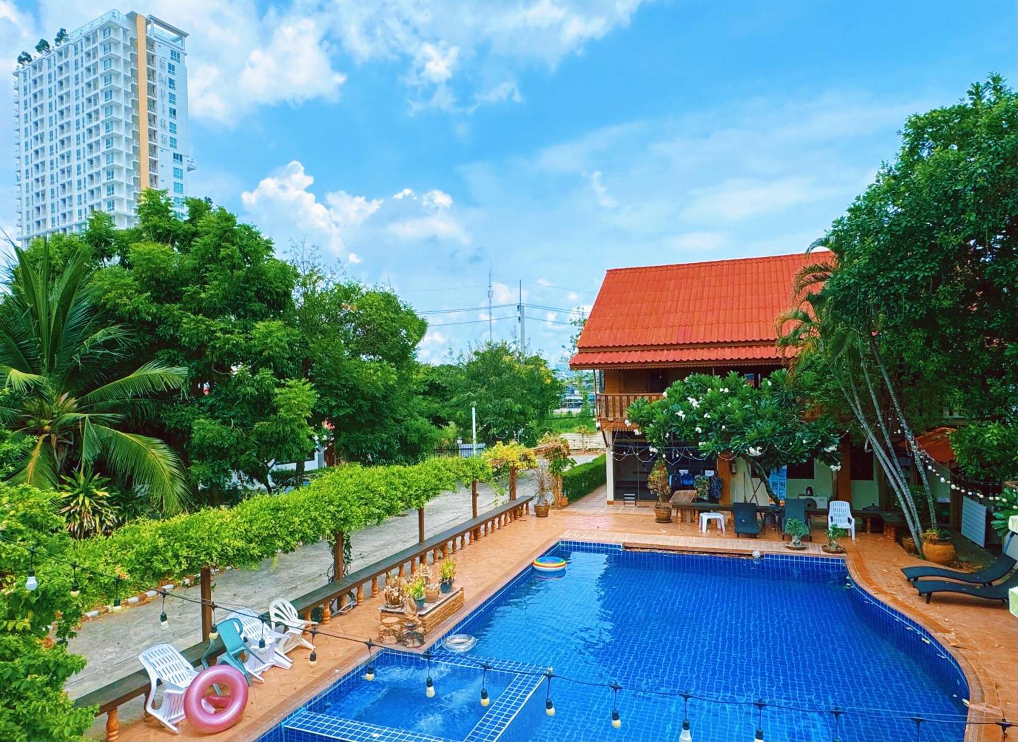Avila Resort Pattaya Jomtien Beach Exterior photo